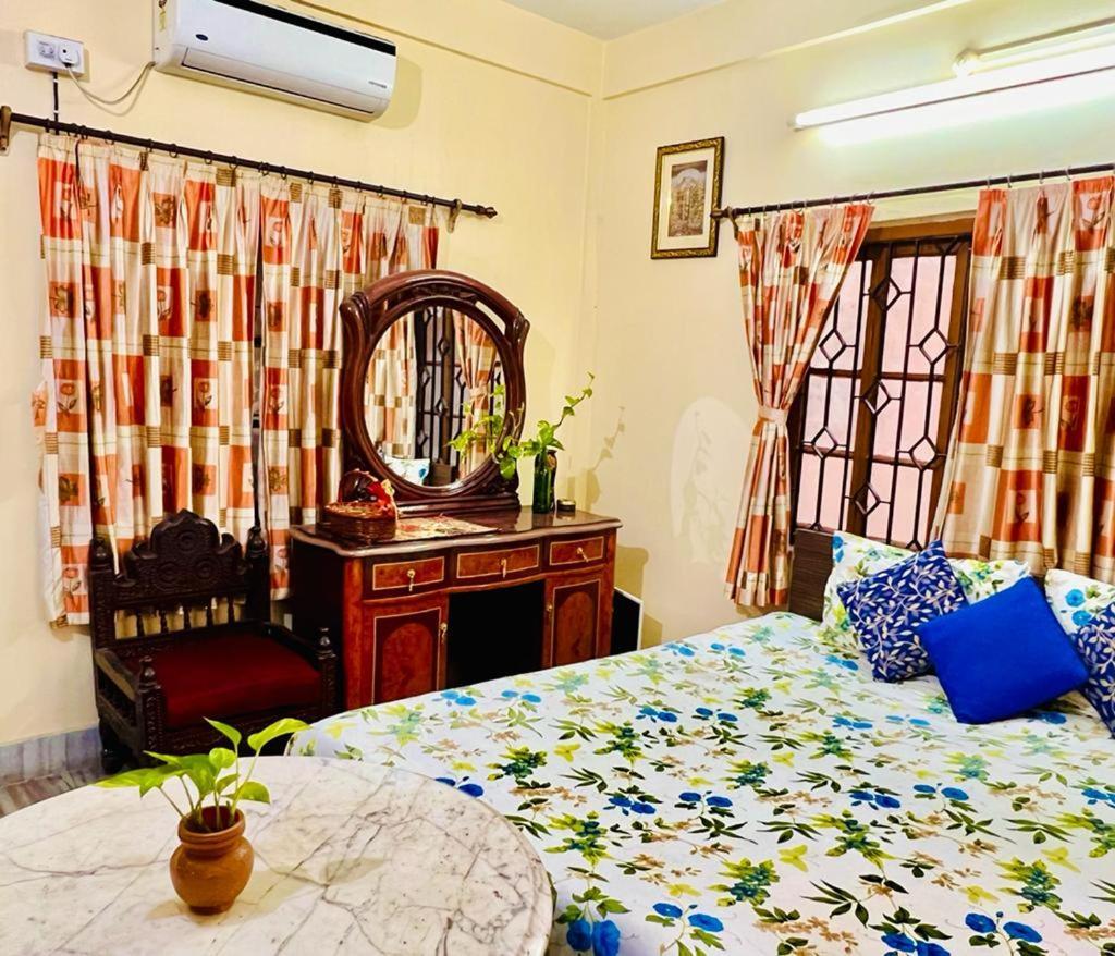 Spacious Apt With Antique Furniture ,Ac & Kitchen 加尔各答 外观 照片