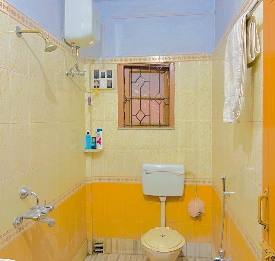 Spacious Apt With Antique Furniture ,Ac & Kitchen 加尔各答 外观 照片