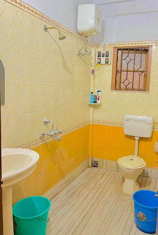 Spacious Apt With Antique Furniture ,Ac & Kitchen 加尔各答 外观 照片