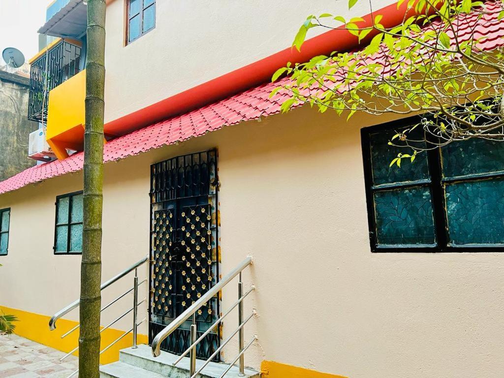 Spacious Apt With Antique Furniture ,Ac & Kitchen 加尔各答 外观 照片